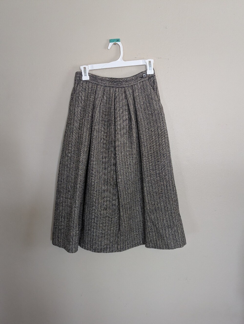 Vintage Liz Claiborne Gray Herringbone A-Line Wool And Silk Pleated Midi Skirt